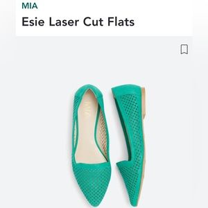Mia Esie laser cut flats Size 8